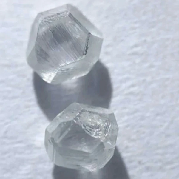 1-克拉未切割原石白色實驗室培育的 hpht 合成鑽石原石