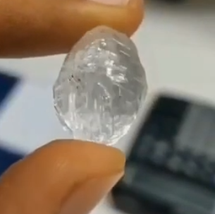Lab-grown diamond rough rough stone, smooth octahedron